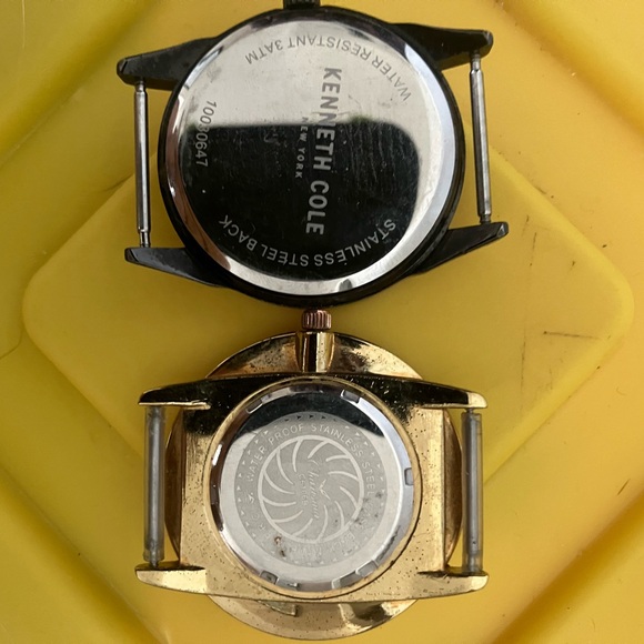 Men’s watch lot (2) - Kenneth Cole, Charisma watches- two watches (no bands) - Picture 2 of 6